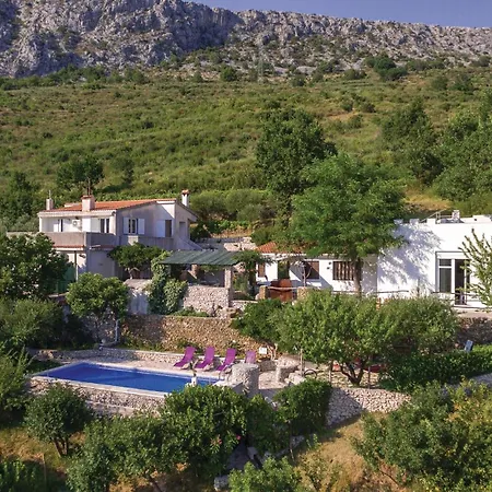 Gorgeous In Klis With Wifi *