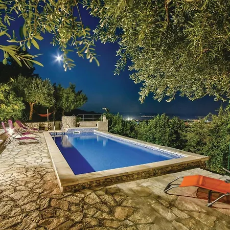 Vakantiehuis Gorgeous In Klis With Wifi Bobani